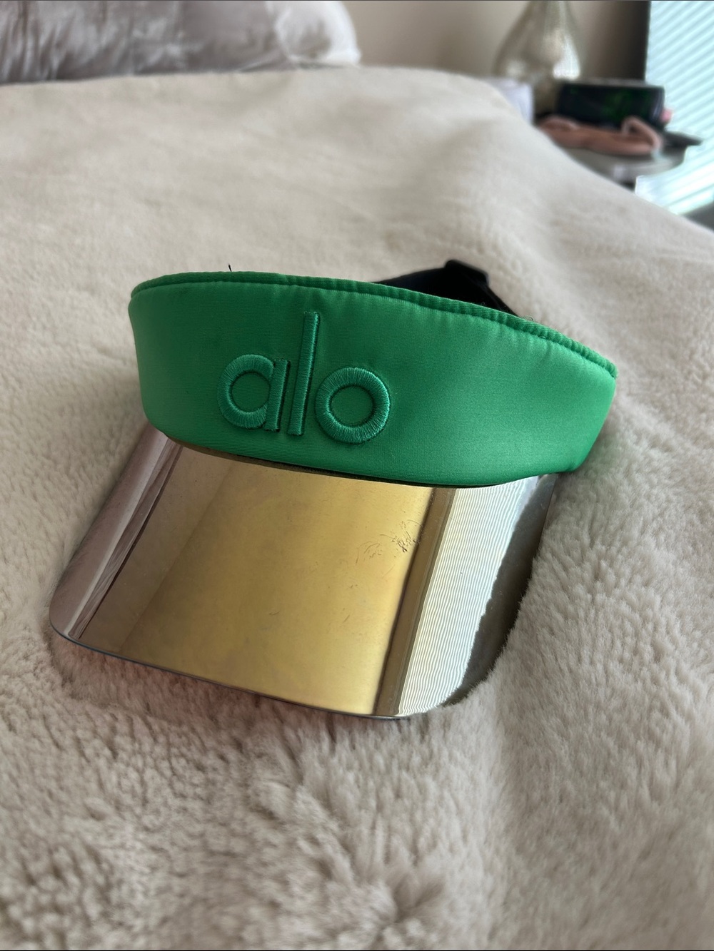 ALO Airlift Green Visor with Gold Mirrored Brim